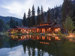 Hotels in Almont